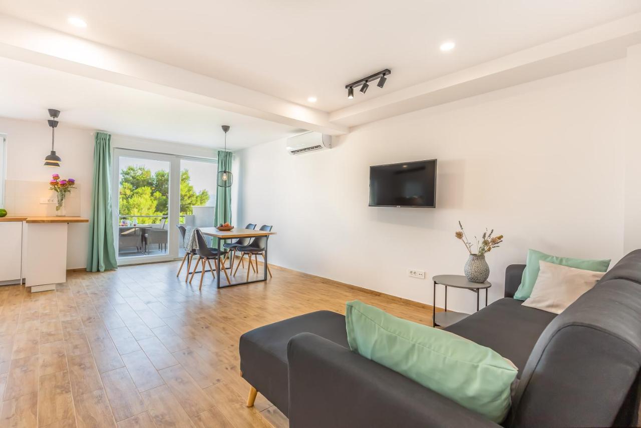 Adris Apartments Omiš Eksteriør bilde