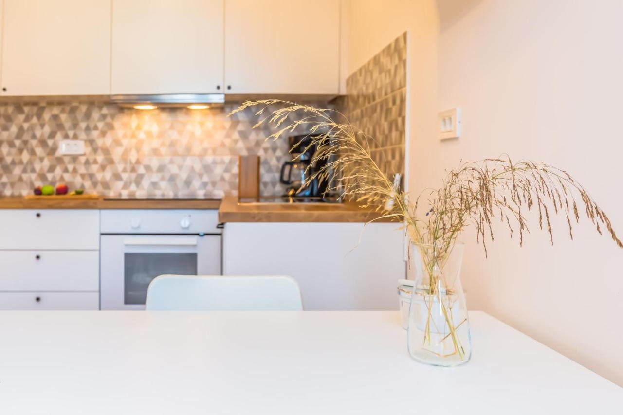 Adris Apartments Omiš Eksteriør bilde