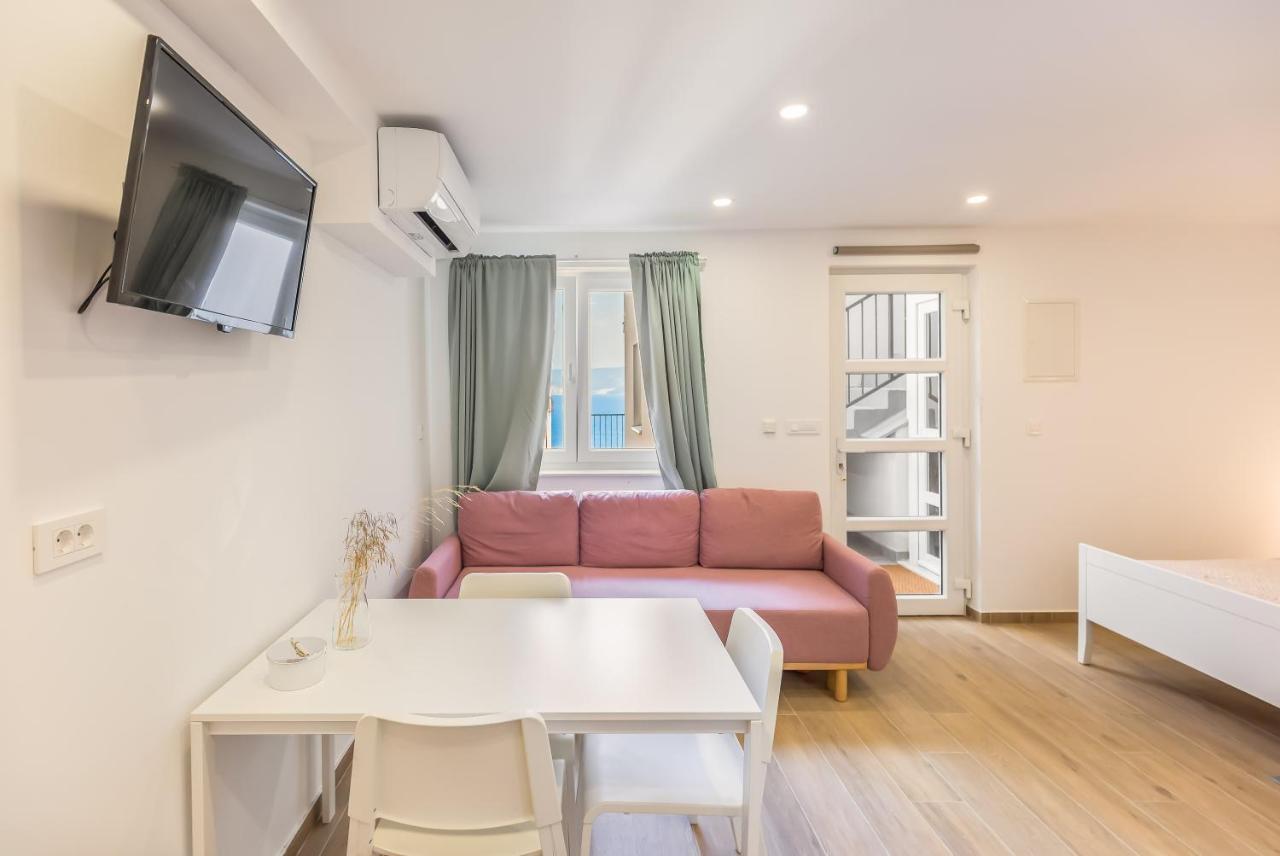 Adris Apartments Omiš Eksteriør bilde