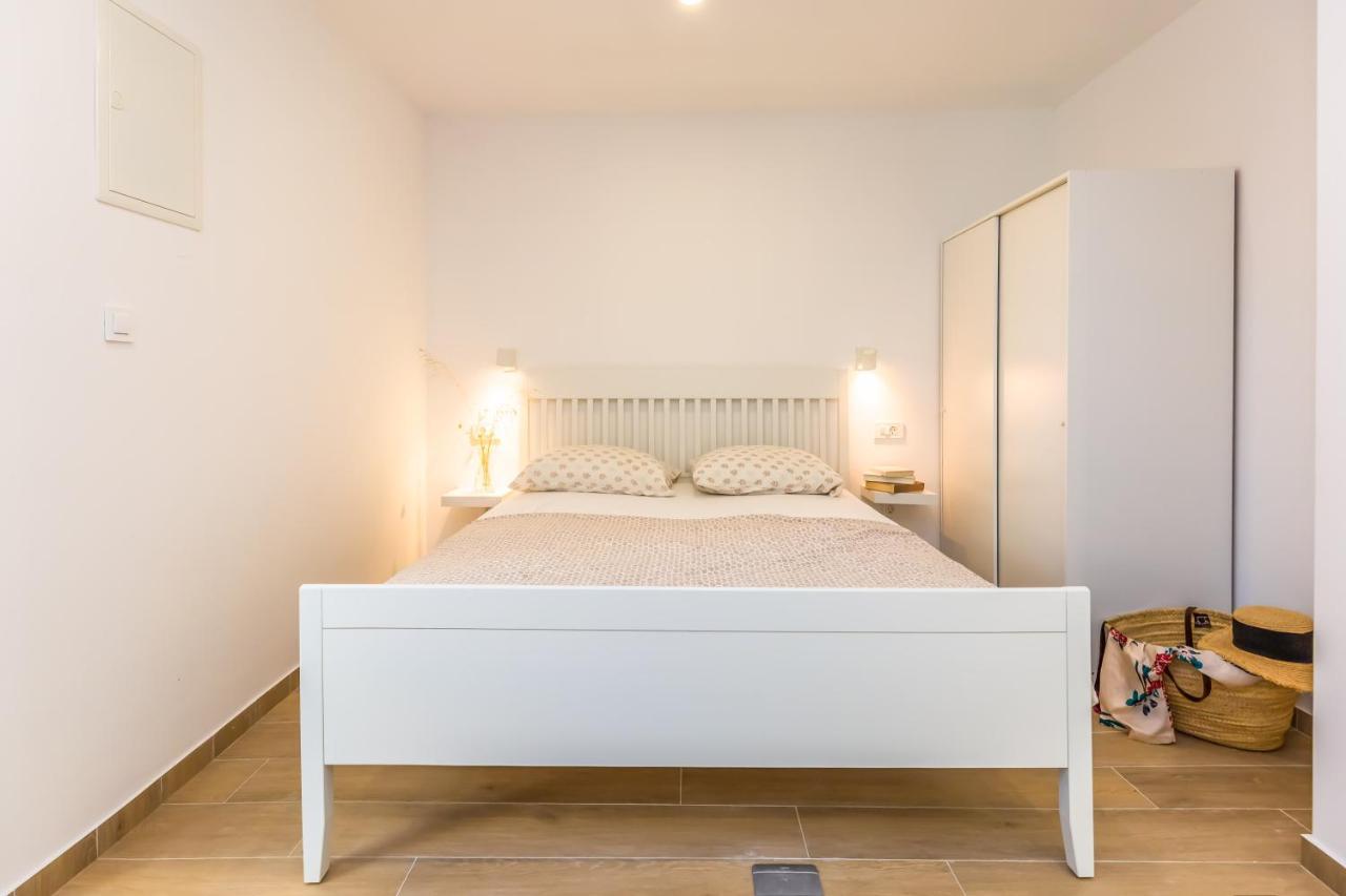 Adris Apartments Omiš Eksteriør bilde