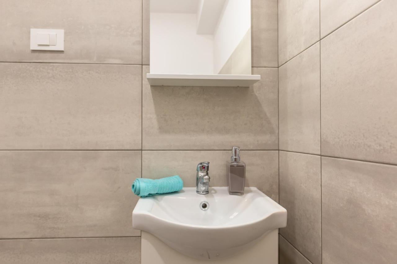 Adris Apartments Omiš Eksteriør bilde