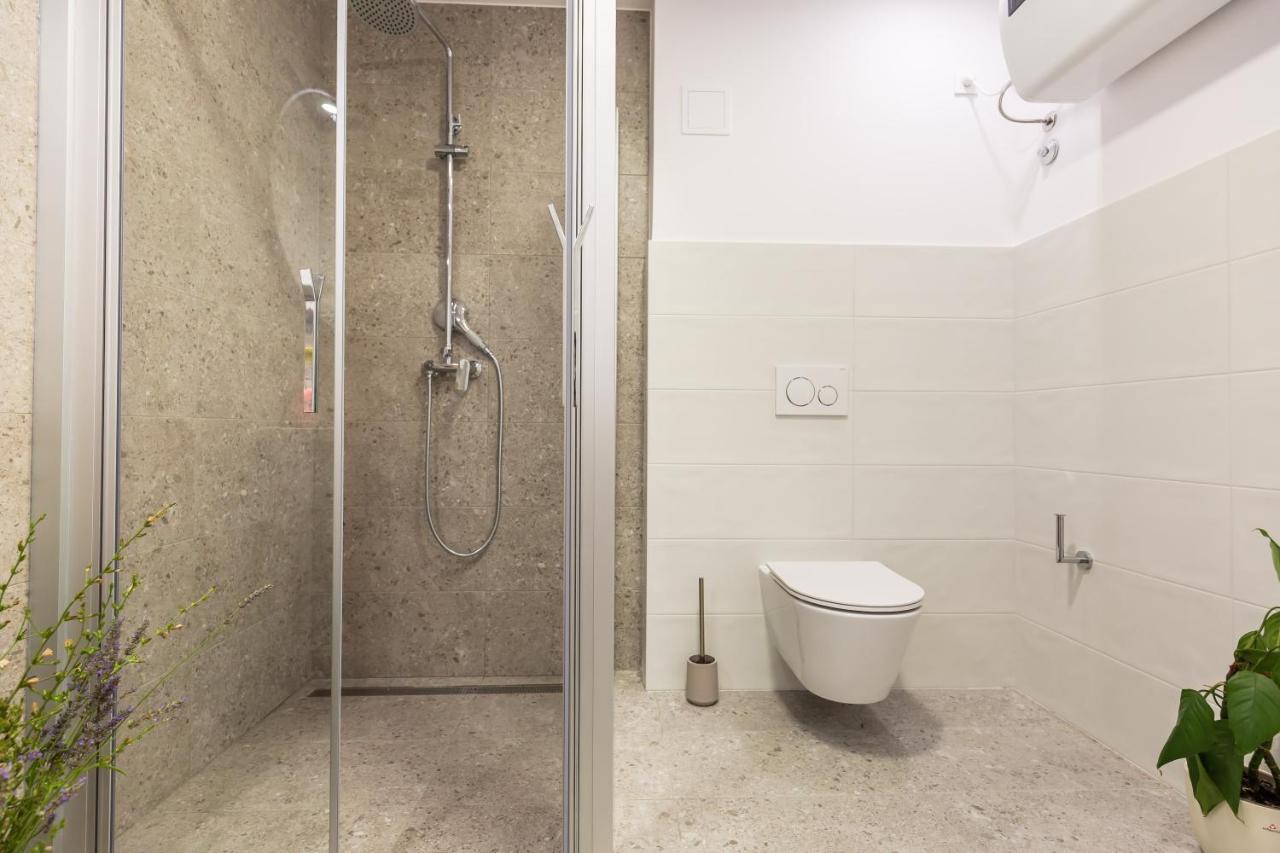 Adris Apartments Omiš Eksteriør bilde