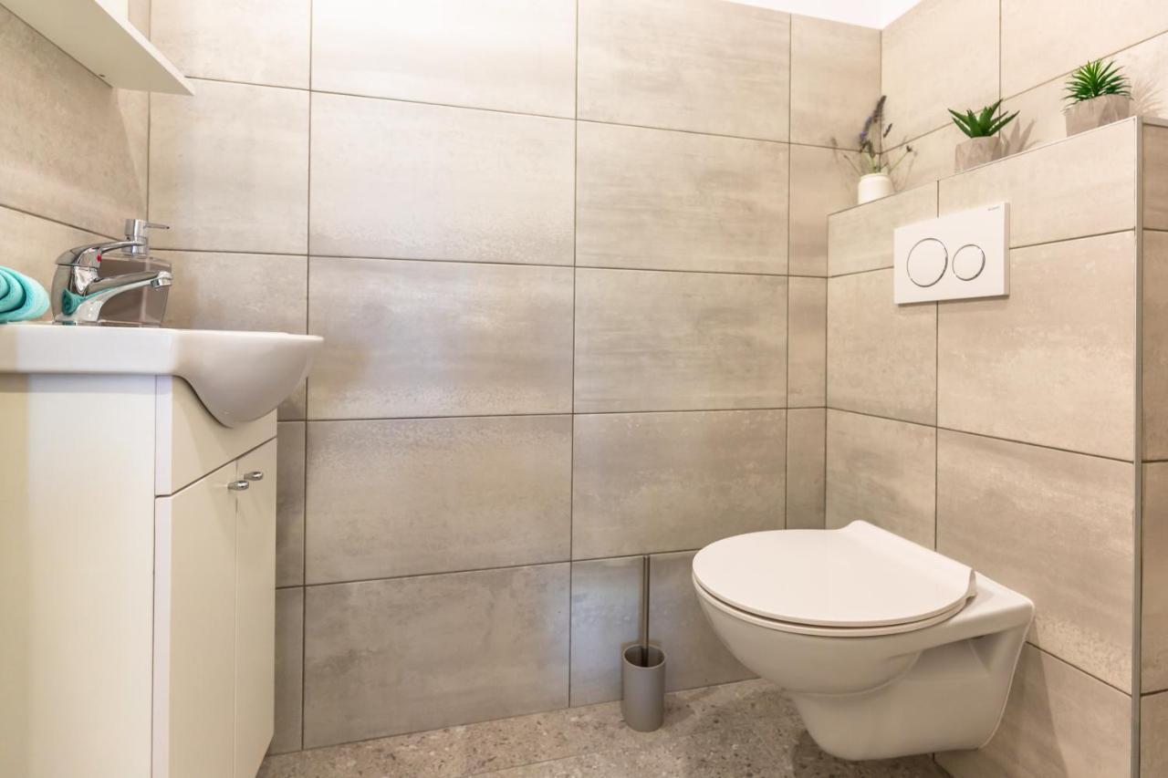 Adris Apartments Omiš Eksteriør bilde