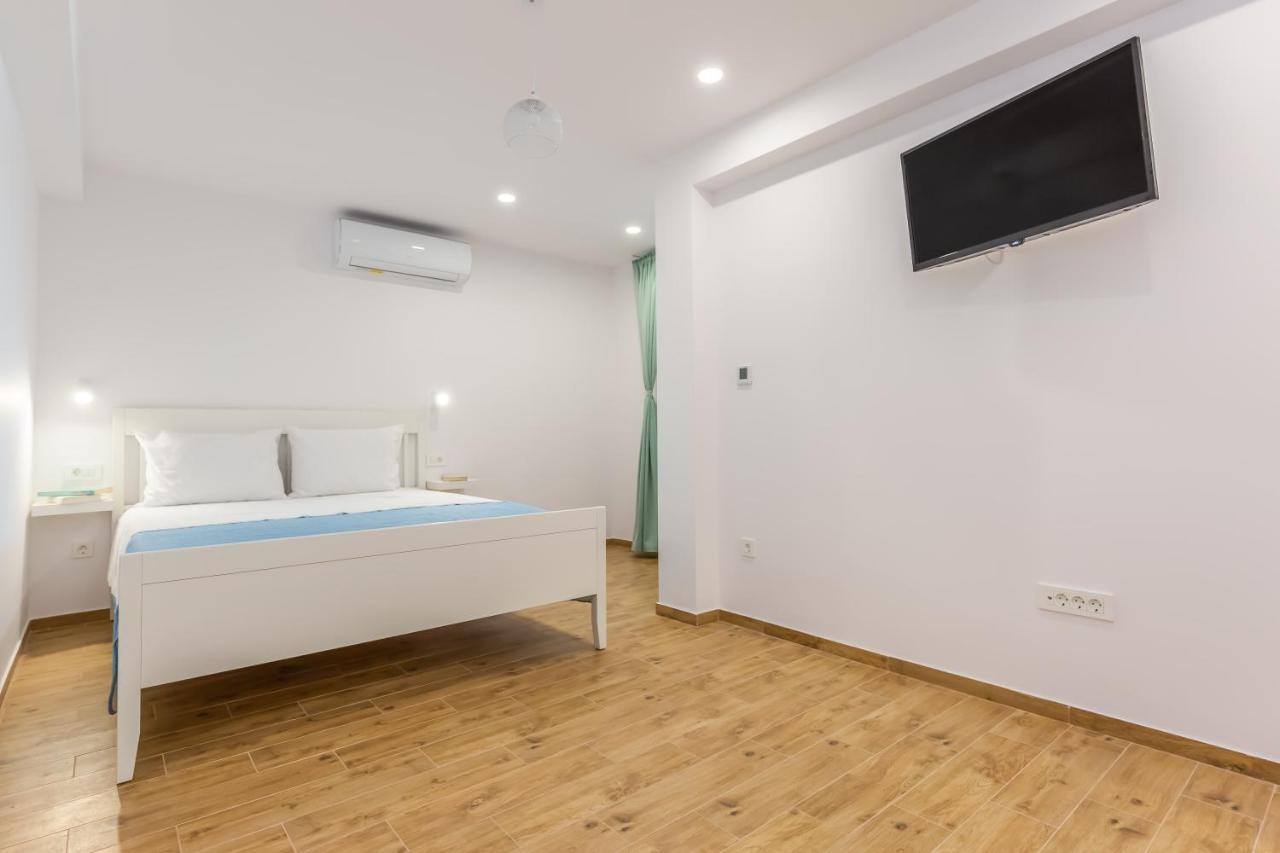 Adris Apartments Omiš Eksteriør bilde